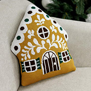 Подушка в'язана декоративна Імбирний будиночок 40см Прованс