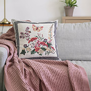 Декоративна гобеленова наволочка Квіти з метеликом Лавандове поле Прованс