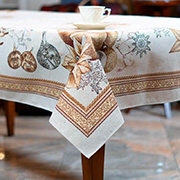 Скатертина гобеленова новорічна з люрексом Золота пуансеттия Villa Grazia Premium