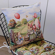 Декоративна гобеленова великодня наволочка Зайчиха з каченям Настрій Прованс