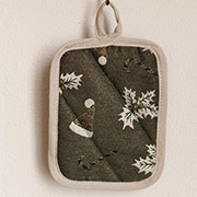 Прихватка кухонная новогодняя Шапочки на зеленом Прованс