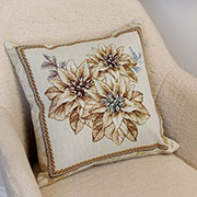 Декоративная гобеленовая новогодняя наволочка Три цветка Золотой праздник Прованс