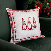 Декоративная гобеленовая новогодняя подушка Snowfall Трио гномов Прованс