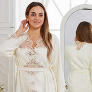 Набір жіночий Batik (халат, тапочки та рушник) Arya білий