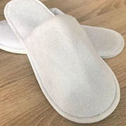 Тапочки готельні велюрові закриті Saffran білі