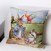 Декоративна гобеленова великодня подушка Заєць із кульками Настрій Прованс