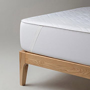 Наматрацник стьобаний Ютек Comfort summer з гумками по кутах