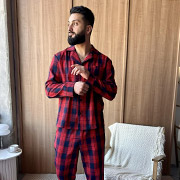 Чоловіча піжама Глен F221P сорочка та штани Cosy клітинка червоно-синя