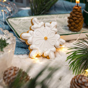 Пряник сладкий ручная работа 9х9 см Снежинка