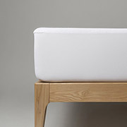 Наматрацник водонепроникний натяжна з бортом на гумці по всьому периметру Ютек Delight