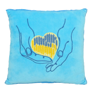 Подушка Серце в долонях Tigres