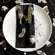 Новорічний чохол для столових приборів Шапочки на чорному Прованс