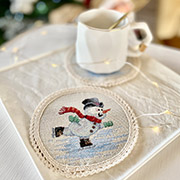 Серветка гобеленова новорічна Сніговики-витівники LiMaSo ROUND1062-10D
