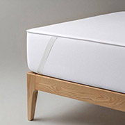 Наматрацник водонепроникний з гумками по кутах Ютек Full cover для дитячого ліжечка