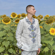 Вишиванка чоловіча з візерунком синьо-жовтими нитками Limaso SVCH5 біла