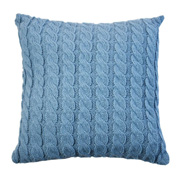 Вязаная подушка декоративная Косы Прованс васильковая