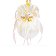 Елочный шар атласный с аксессуаром бант Шампань 8см Lefard 085-205