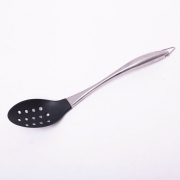 Ложка кухарська з отворами Kamille 34см з нержавіючої сталі і пластика 5015