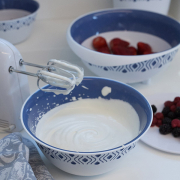 Миска пластикова Tosca діаметр 29 см Stefanplast 55101 біло-синя - Фото №4